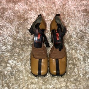 MUI MUI ADJUSTABLE STRAP HEELS